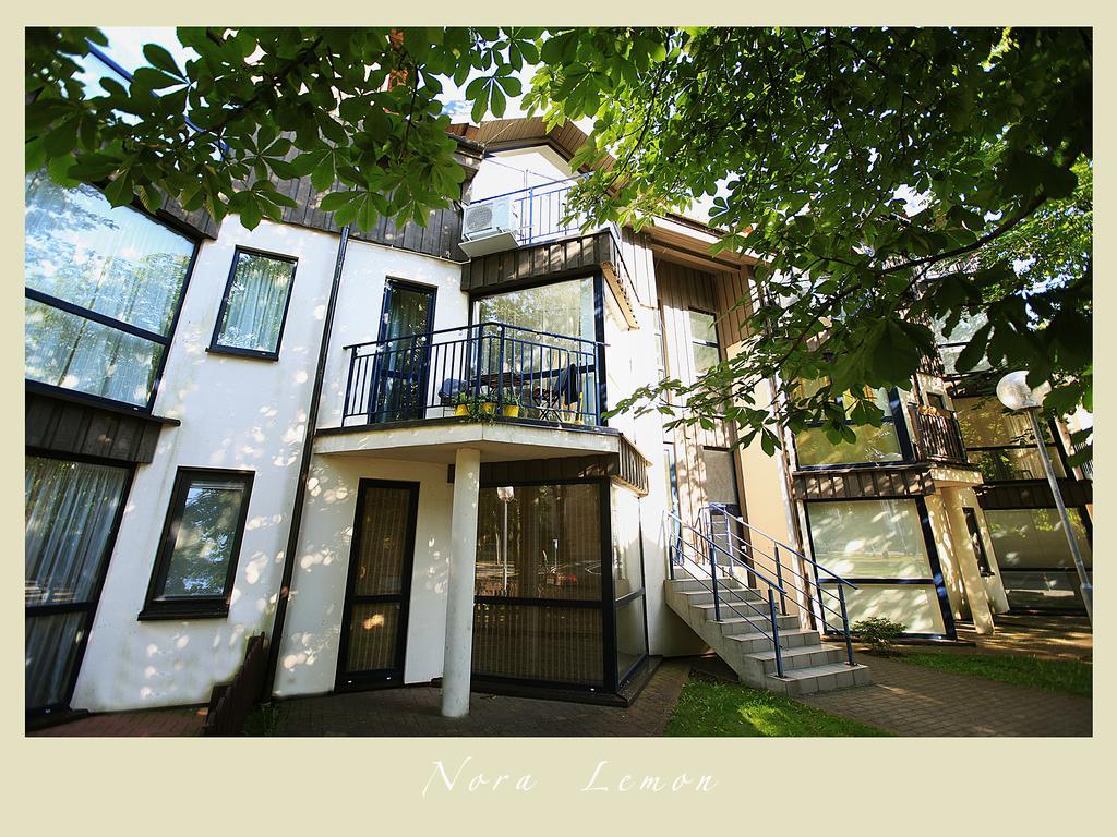 Apartment Nora Lemon